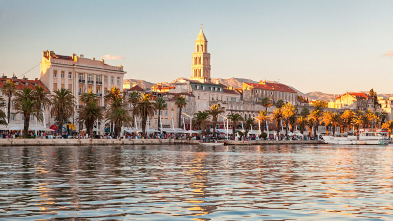 HORVÁTORSZÁG VÉGRE TÁRT KAROKKAL VÁR!